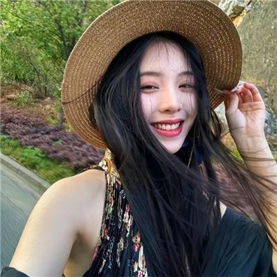 全世界都说我该恨她